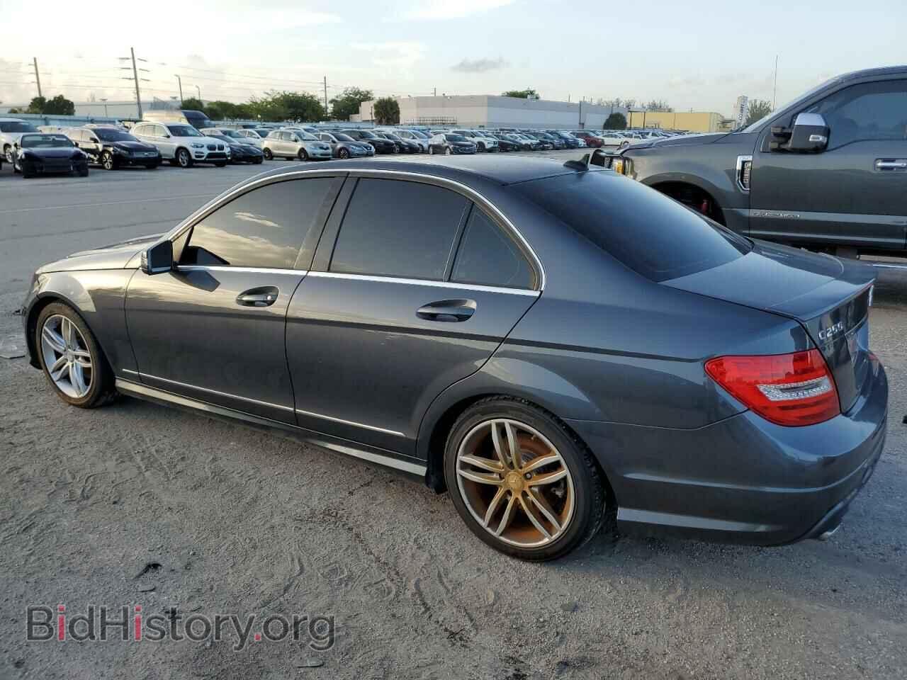 2013 MERCEDES-BENZ C-CLASS - VIN: WDDGF4HB1DR242524 - Фото 2