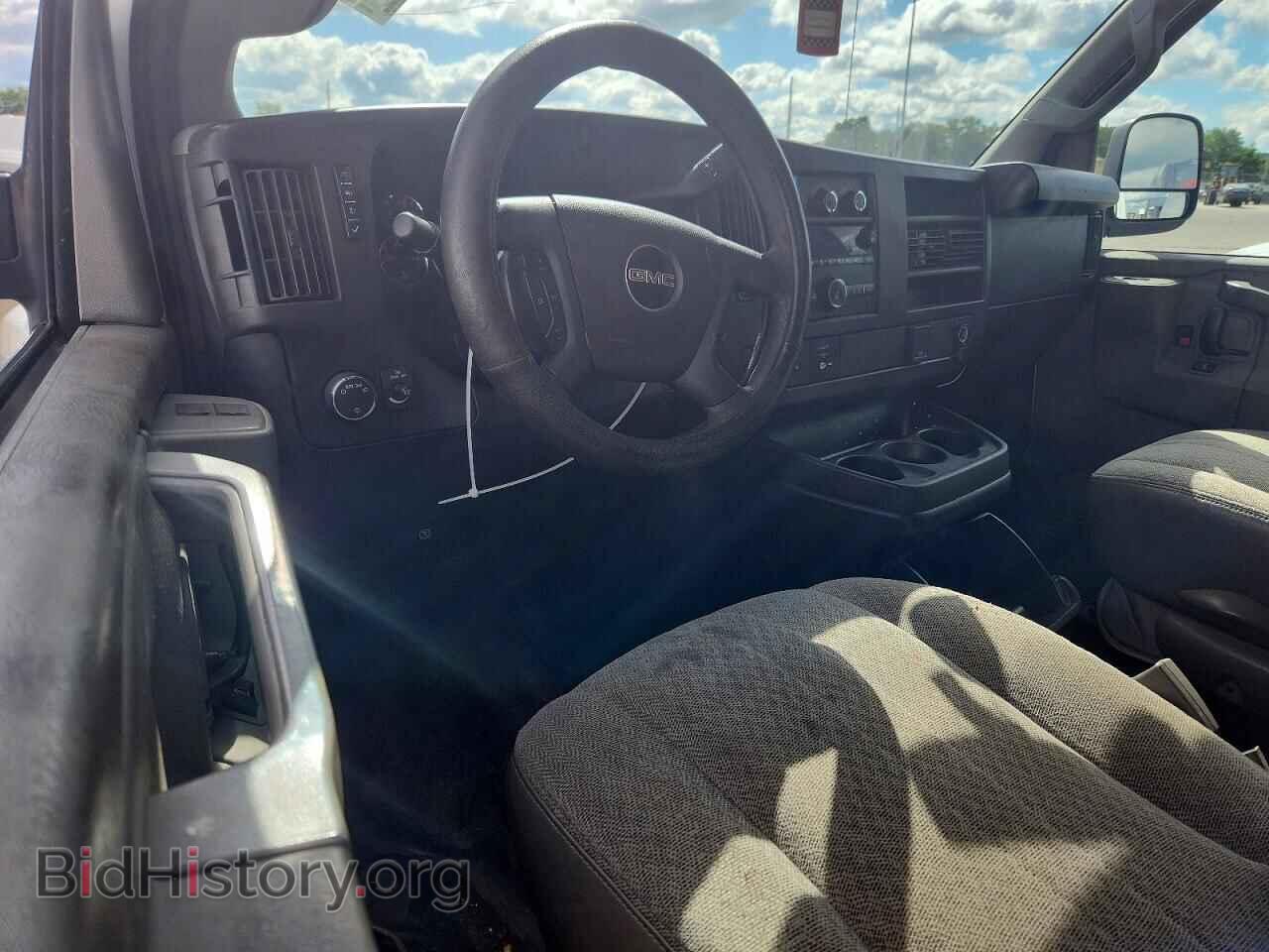 2017 GMC SAVANA - VIN: 1GTW7AFF4H1913907 - Photo 8