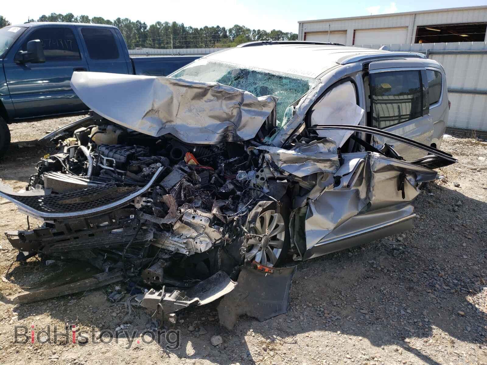 2019 CHRYSLER PACIFICA - VIN: 2C4RC1BGXKR597259 - Photo 2