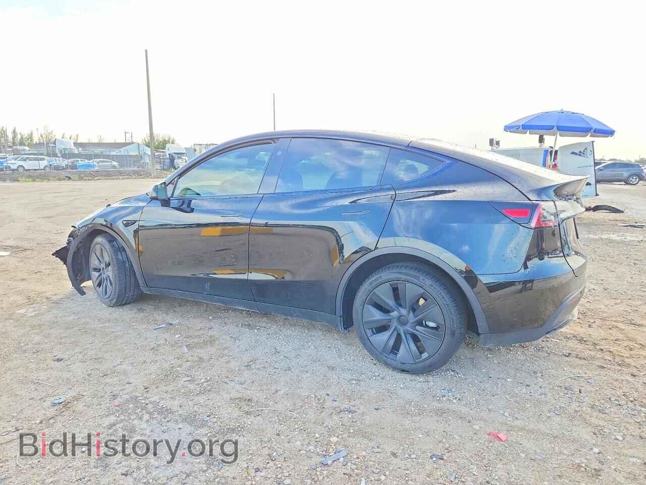2025 TESLA MODEL Y - VIN: 7SAYGDEE8SA362351 - Photo 2