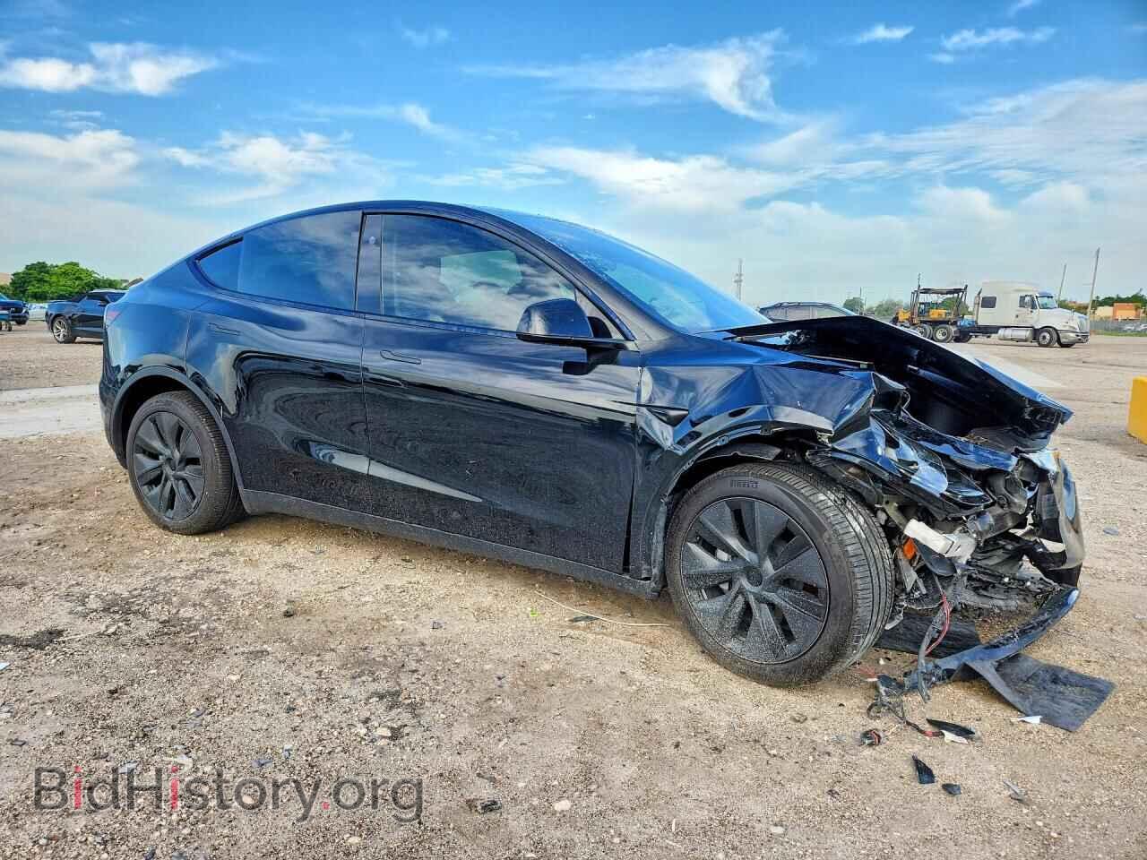2025 TESLA MODEL Y - VIN: 7SAYGDEE8SA362351 - Photo 4