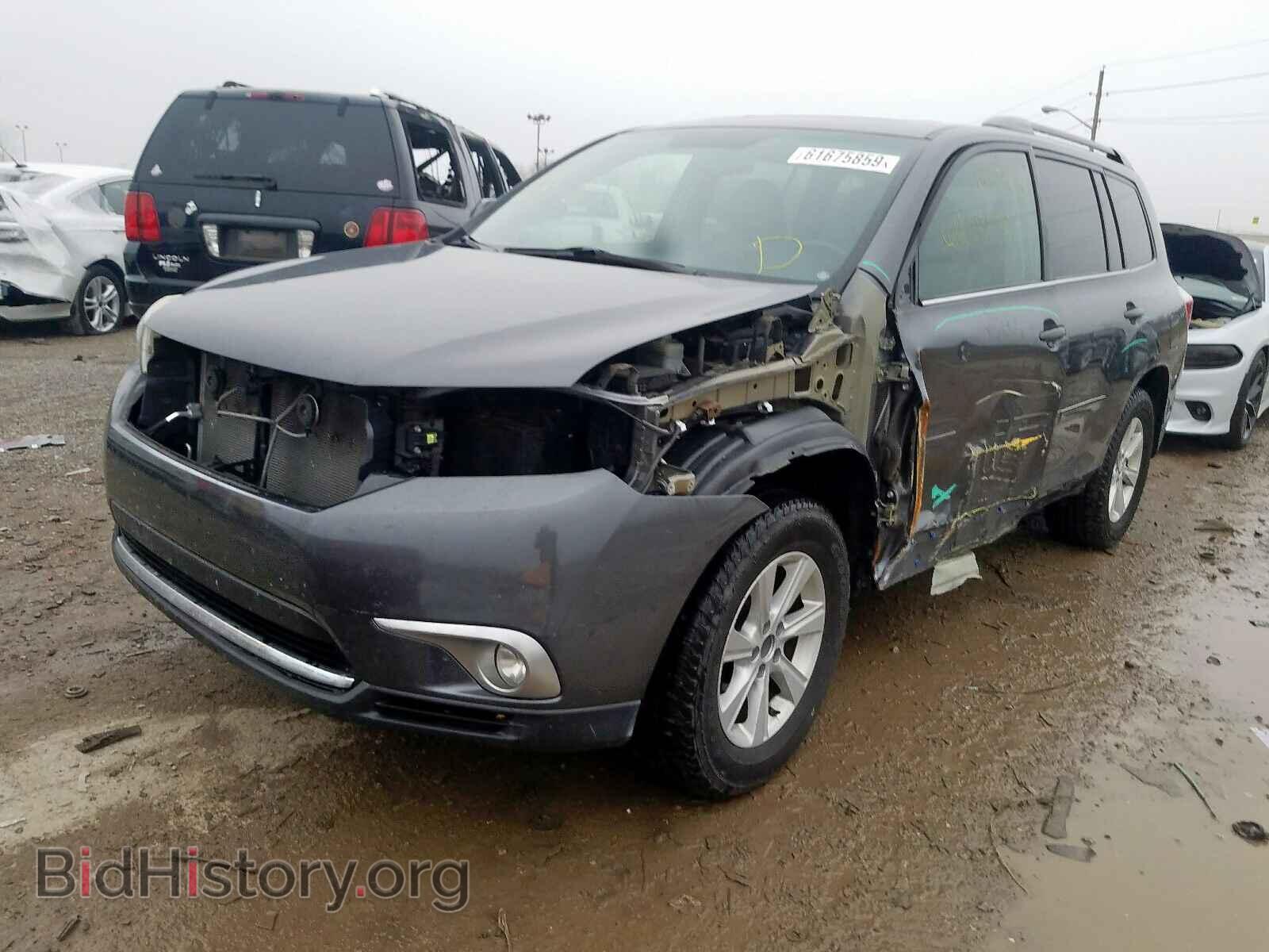 2011 TOYOTA HIGHLANDER - VIN: 5TDBK3EHXBS074643 - Фото 2
