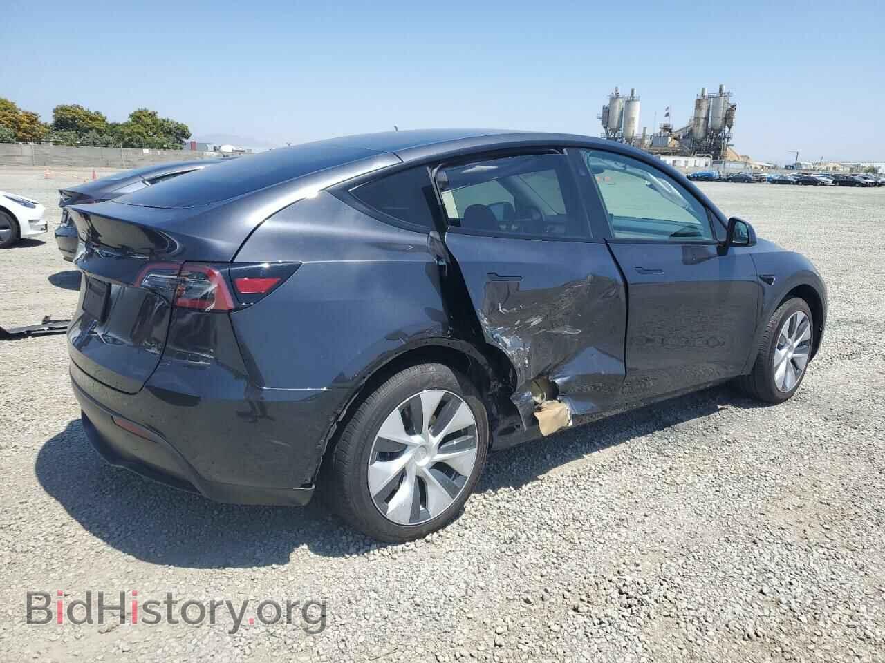 2024 TESLA MODEL Y - VIN: 7SAYGDEDXRF095167 - Photo 3