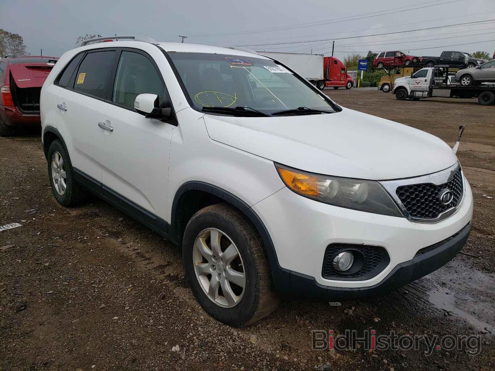 Photo 5XYKT3A14BG104142 - KIA SORENTO 2011