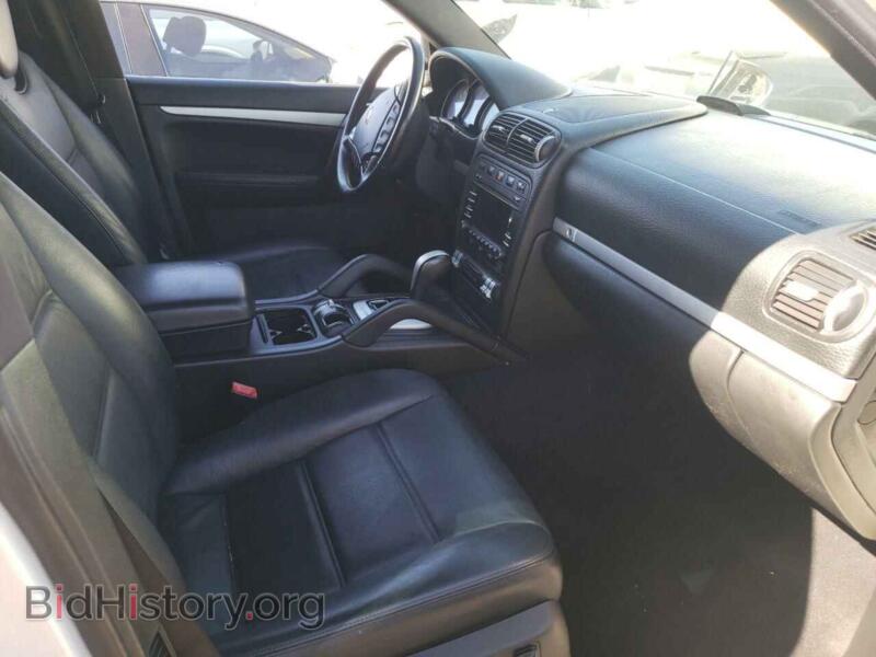 2010 Porsche CAYENNE (VIN WP1AA2AP4ALA05032) — photo 5 of 10