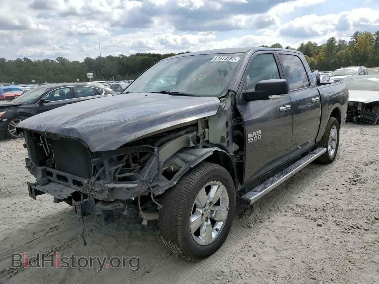 2017 RAM 1500 - VIN: 1C6RR6LT3HS609841 - Photo 2