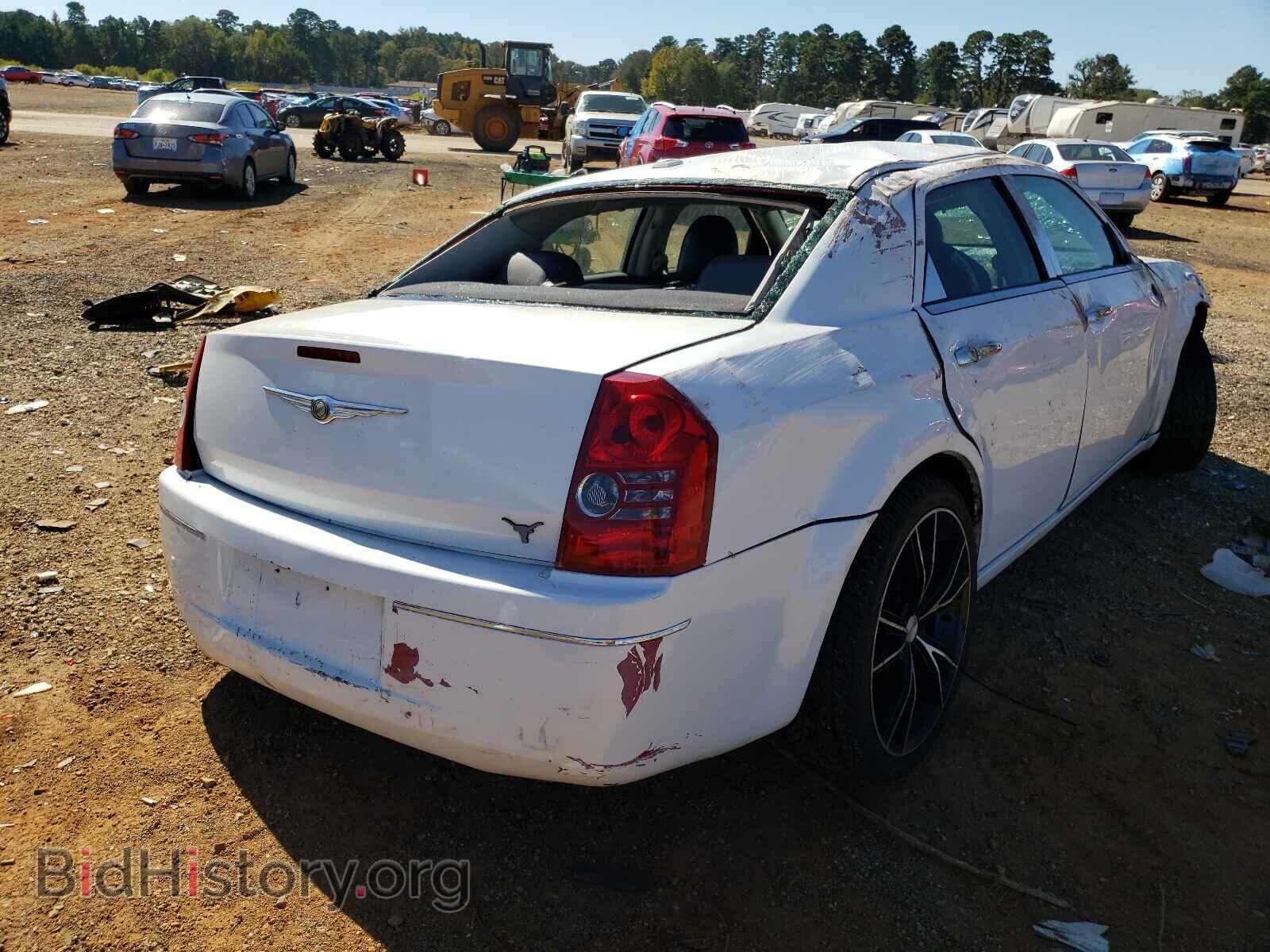 2010 CHRYSLER 300 - VIN: 2C3CA5CV8AH325513 - Фото 4