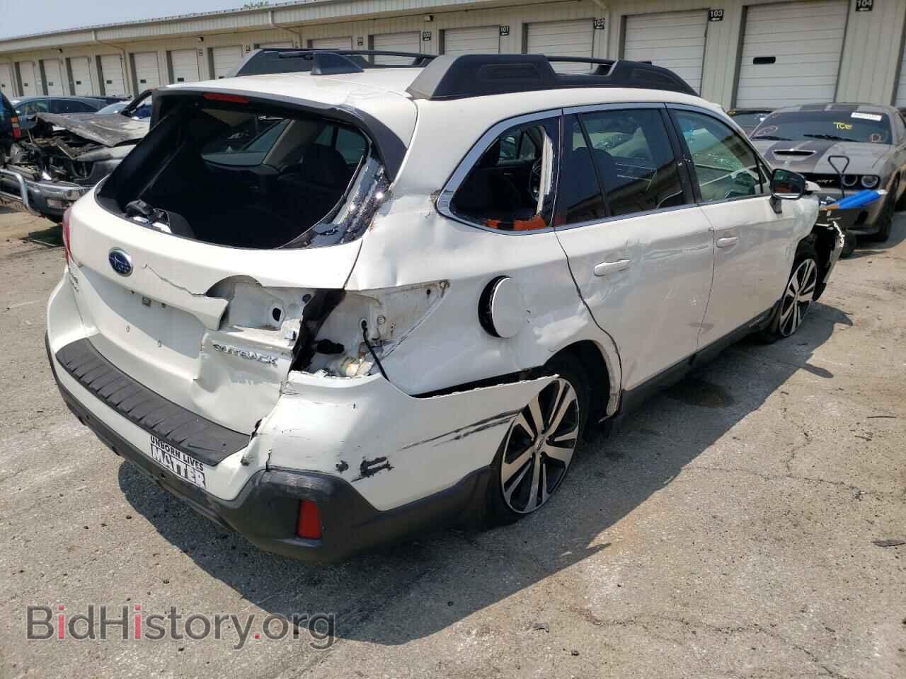 2018 SUBARU OUTBACK - VIN: 4S4BSANC5J3367502 - Фото 3