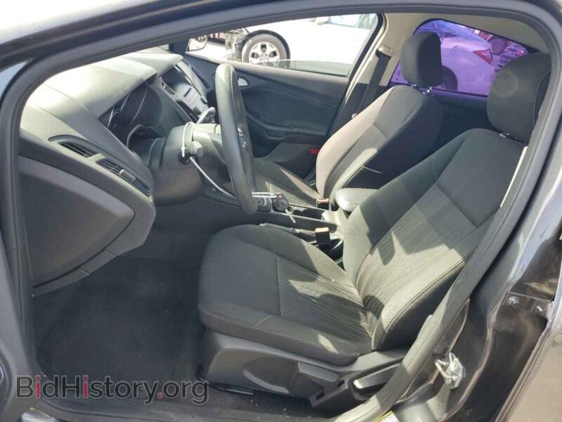 2017 Ford FOCUS (VIN 1FADP3F25HL300155) — photo 7 of 14