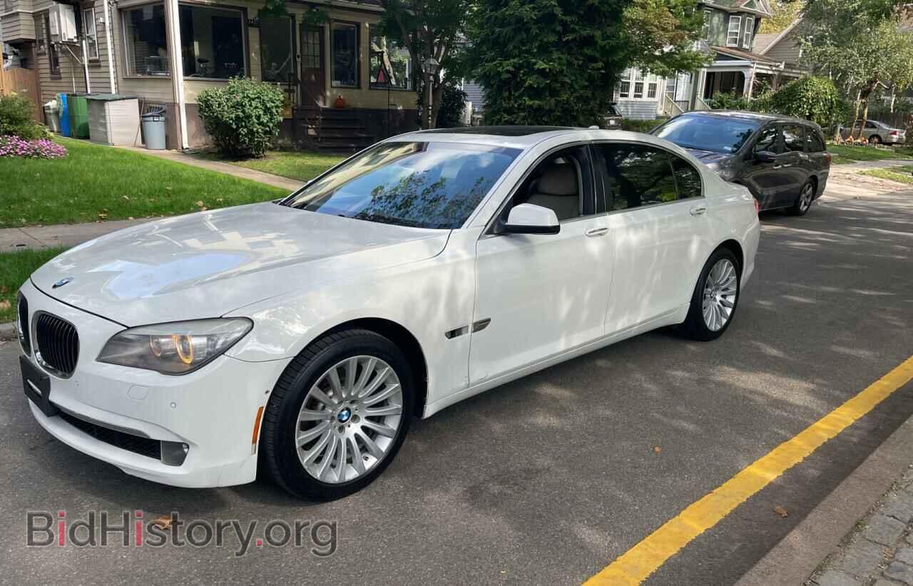 2012 BMW 7 SERIES - VIN: WBAKB8C5XCC852400 - Фото 2