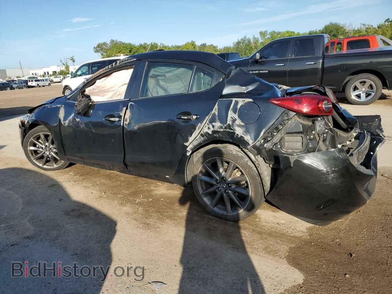 2018 MAZDA 3 - VIN: 3MZBN1V33JM221610 - Фото 2