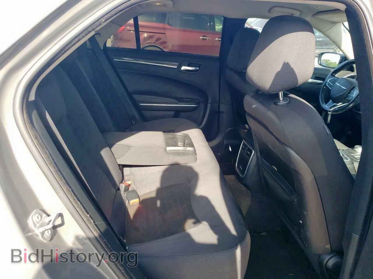 2018 CHRYSLER 300 - VIN: 2C3CCAAG3JH152751 - Фото 10