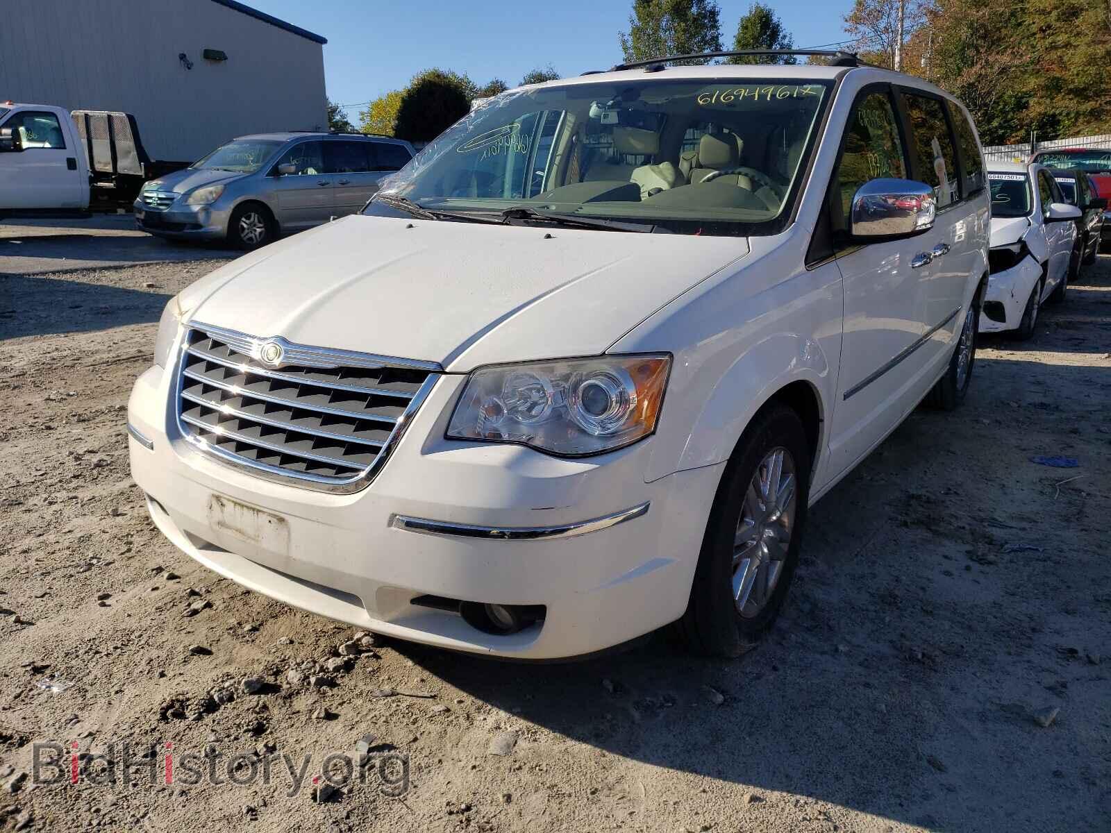 2010 CHRYSLER MINIVAN - VIN: 2A4RR6DX2AR206901 - Photo 2