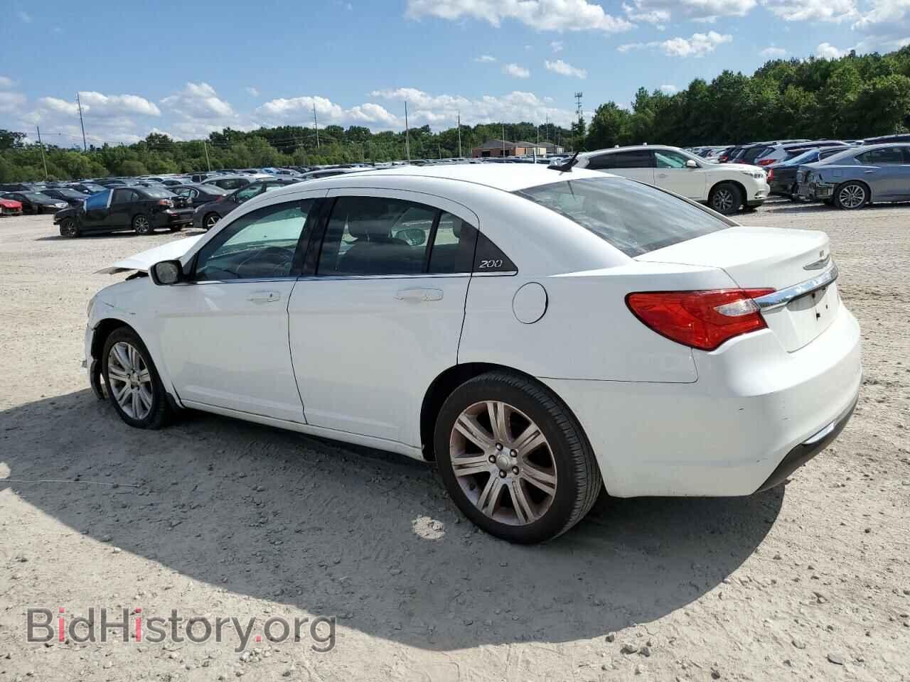 2011 CHRYSLER 200 - VIN: 1C3BC1FB5BN579690 - Фото 2