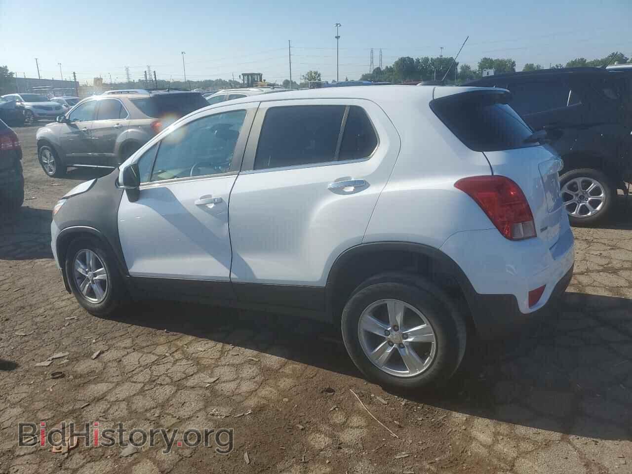 2020 CHEVROLET TRAX - VIN: 3GNCJKSB1LL108209 - Фото 2