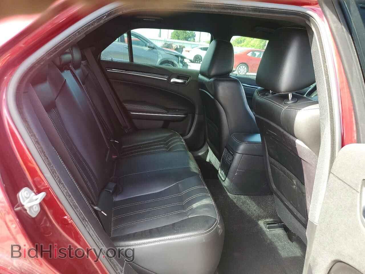 2019 CHRYSLER 300 - VIN: 2C3CCABG3KH693945 - Photo 10