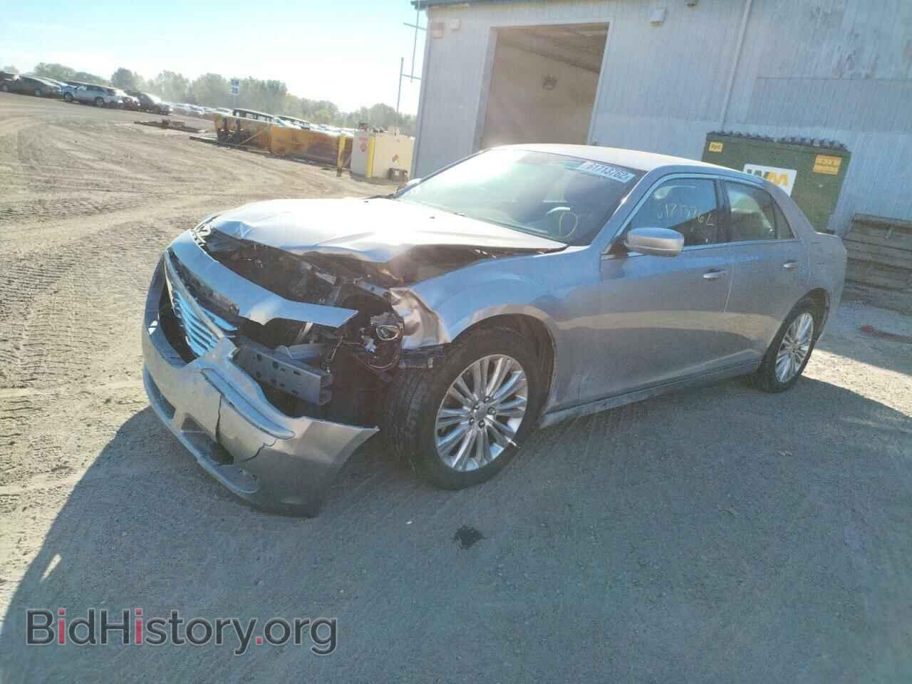 2013 CHRYSLER 300 - VIN: 2C3CCARG8DH659752 - Фото 2
