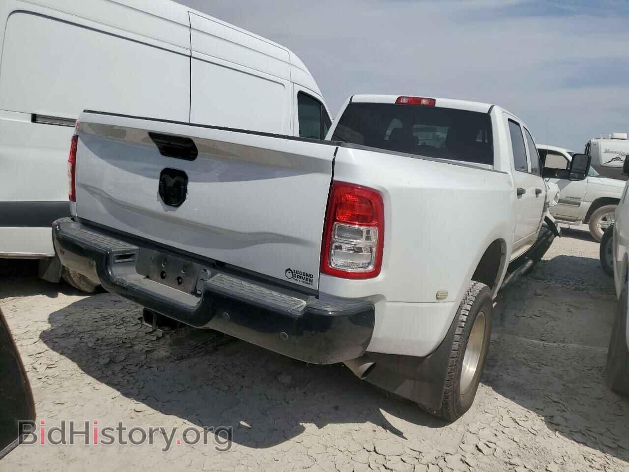 2018 RAM All Models - VIN: 3C63RRGL6JG373457 - Photo 3