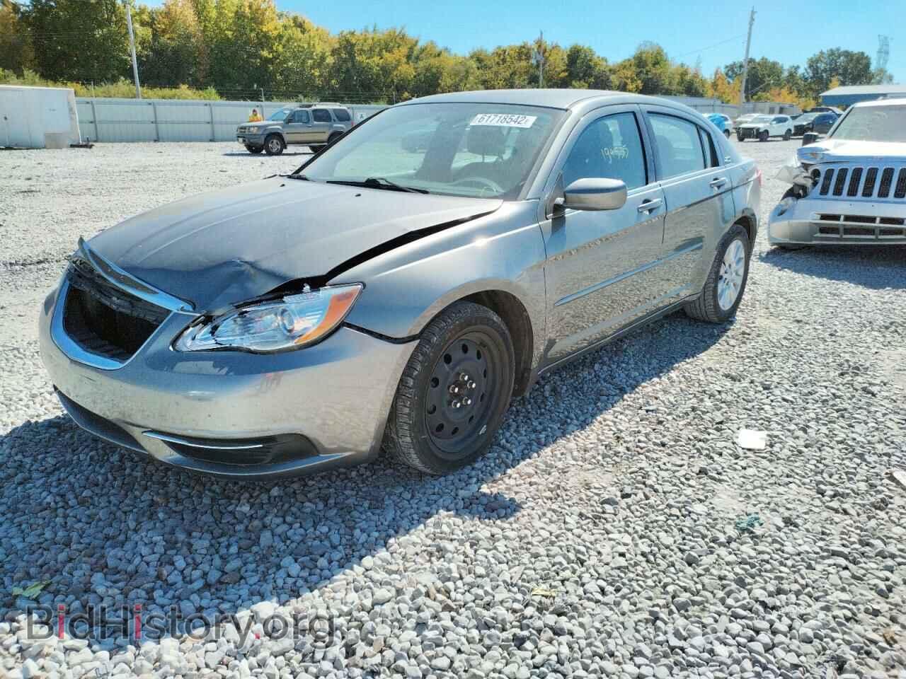 2013 CHRYSLER 200 - VIN: 1C3CCBAB0DN569766 - Photo 2