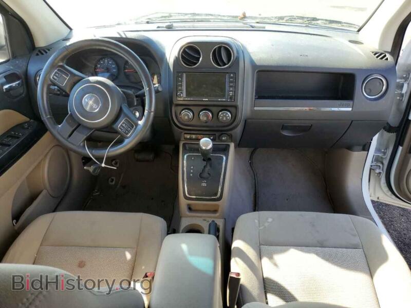 2011 Jeep COMPASS (VIN 1J4NT1FA7BD288981) — фото 9 из 10