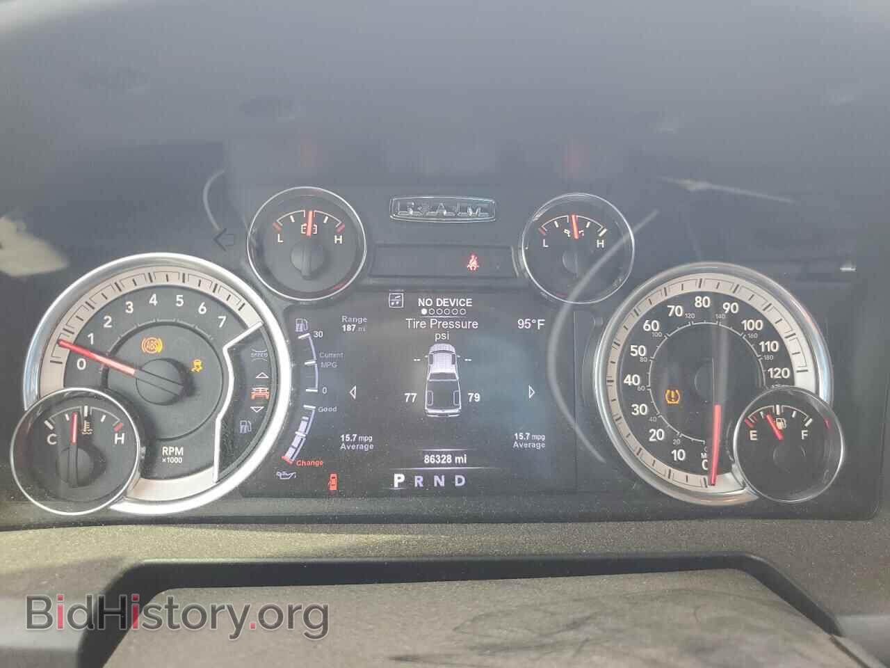 2017 RAM All Models - VIN: 3C6UR5MJ6HG581297 - Photo 9