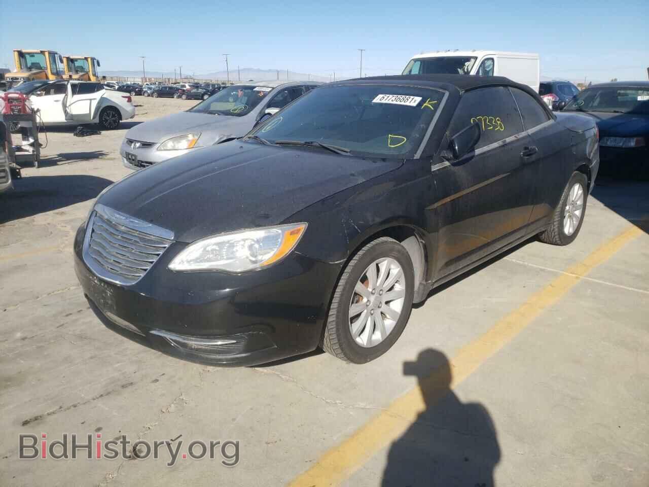 2013 CHRYSLER 200 - VIN: 1C3BCBEB4DN512136 - Фото 2