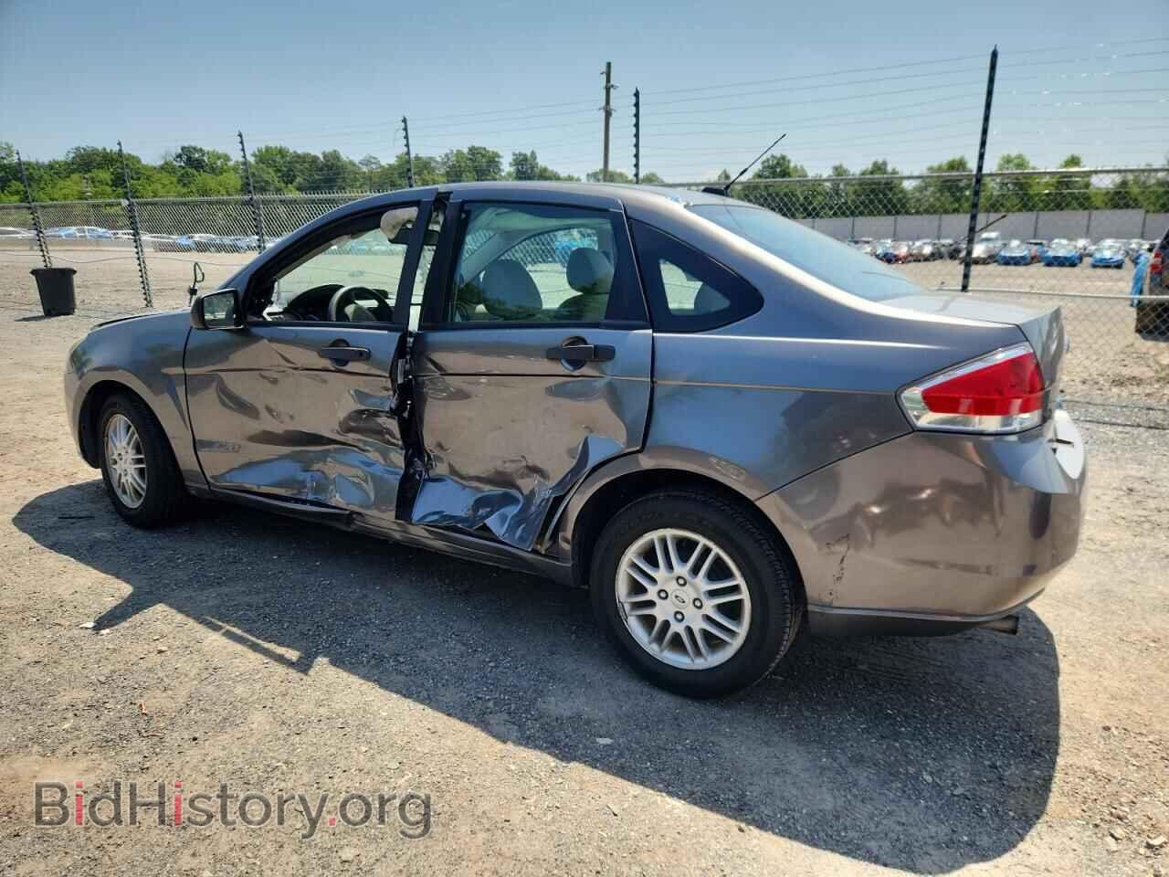 2011 FORD FOCUS - VIN: 1FAHP3FN3BW142822 - Фото 2