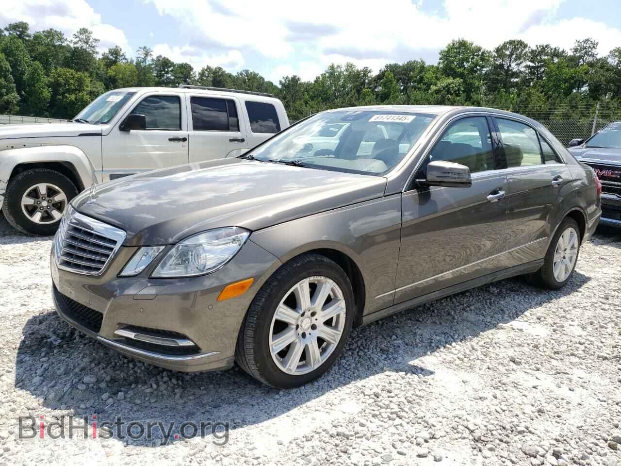 Photo WDDHF8JB2DA745077 - MERCEDES-BENZ E-CLASS 2013