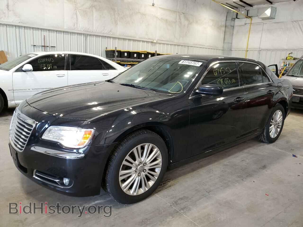 2014 CHRYSLER 300 - VIN: 2C3CCARG5EH352668 - Фото 2