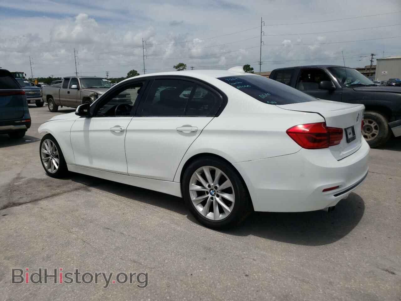 2016 BMW 3 SERIES - VIN: WBA8E9G59GNT81481 - Фото 2
