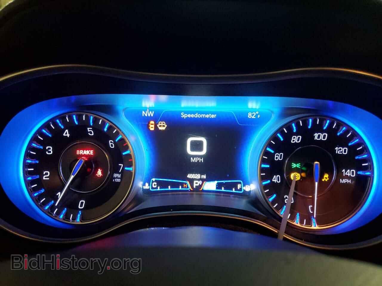 2019 CHRYSLER 300 - VIN: 2C3CCAAG2KH589996 - Фото 9