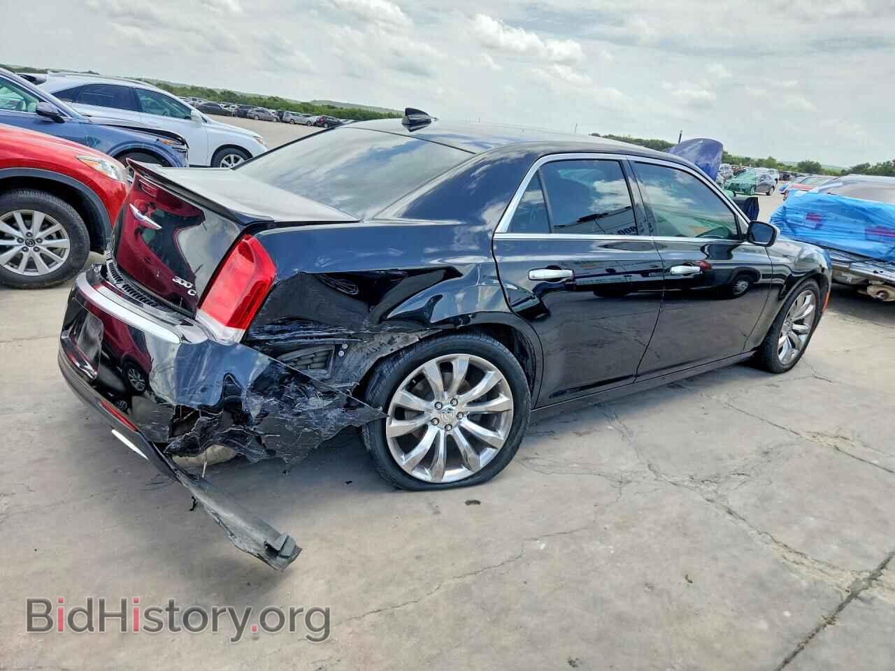 2019 CHRYSLER 300 - VIN: 2C3CCAPT9KH556269 - Фото 3