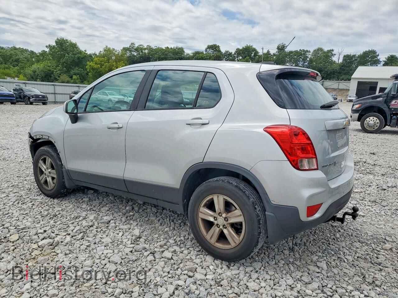 2017 CHEVROLET TRAX - VIN: 3GNCJNSB9HL270906 - Фото 2