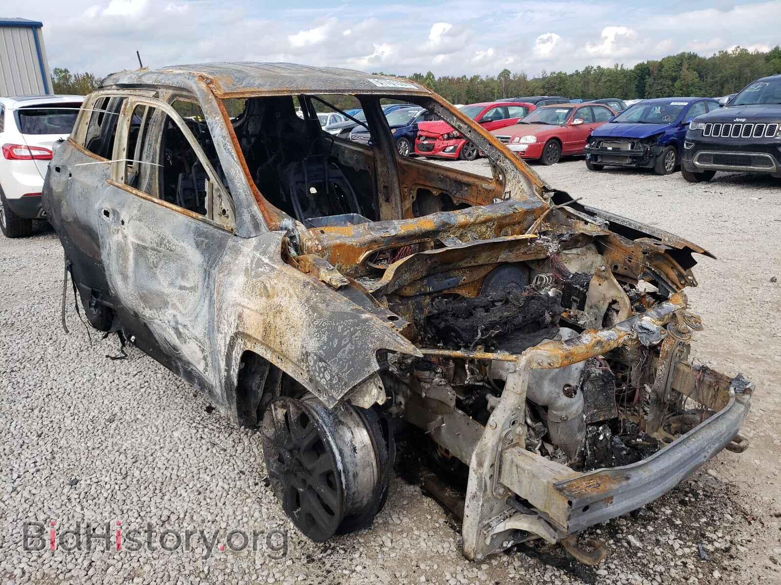 Photo 3C4NJDDB4KT683879 - JEEP COMPASS 2019