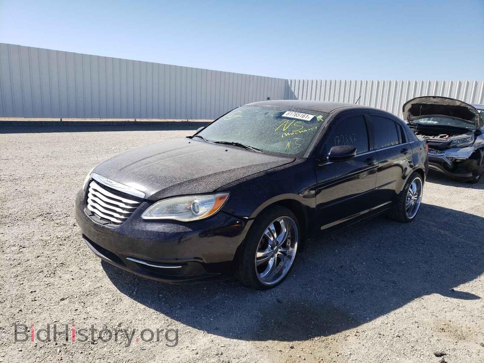 2012 CHRYSLER 200 - VIN: 1C3CCBBBXCN330481 - Фото 2