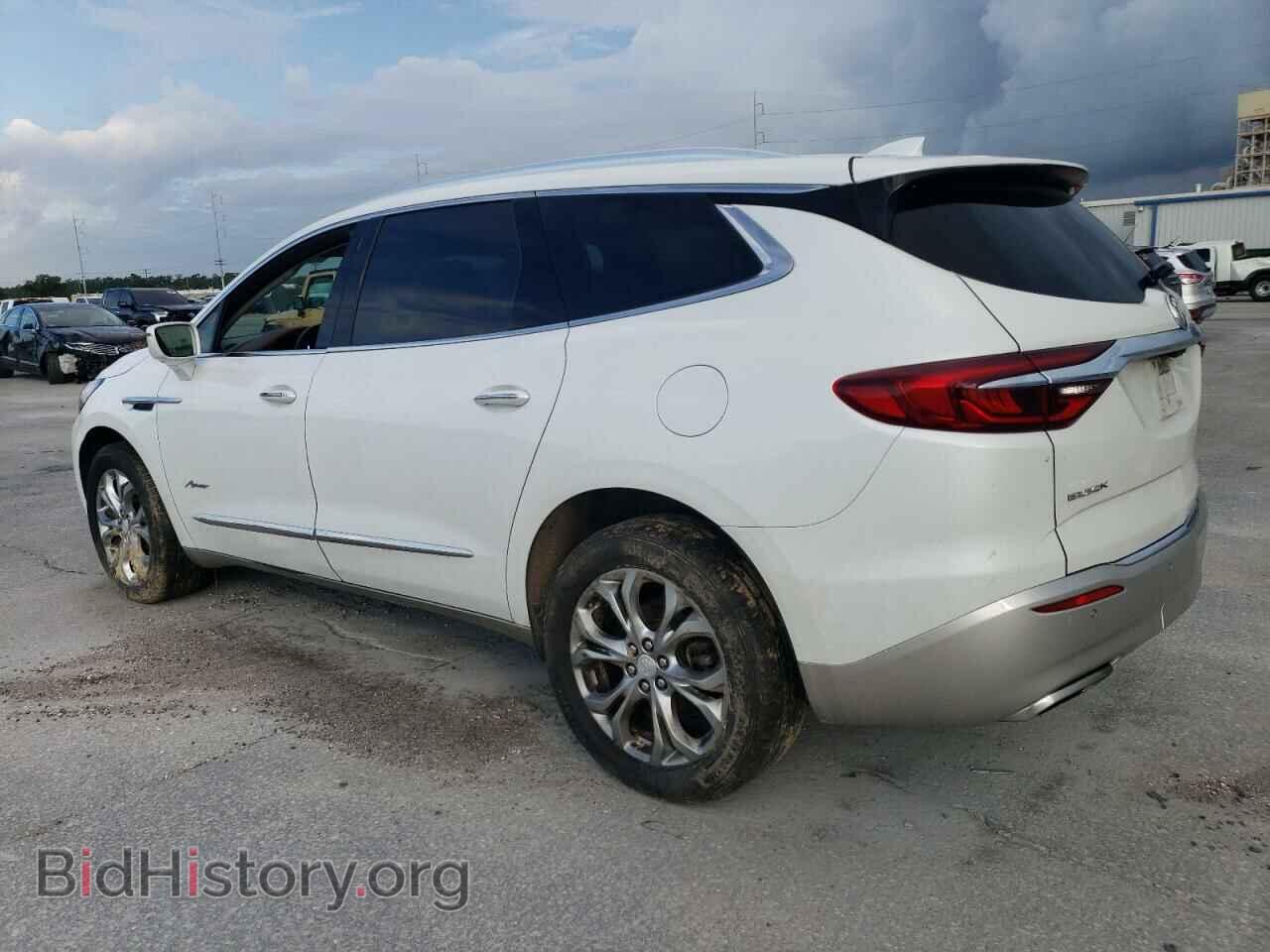 2018 BUICK ENCLAVE - VIN: 5GAEVCKW5JJ205918 - Фото 2