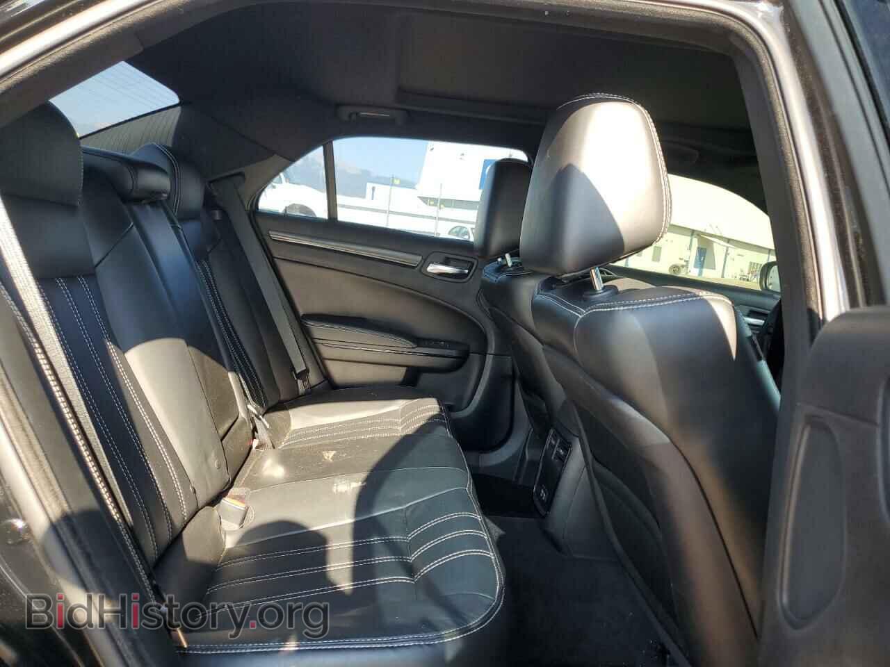 2016 CHRYSLER 300 - VIN: 2C3CCAGG7GH244476 - Photo 10