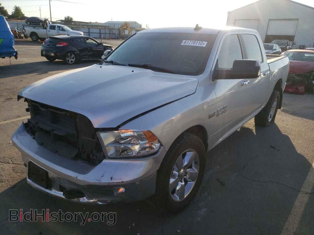 2017 RAM 1500 - VIN: 3C6RR7LT2HG689744 - Фото 2