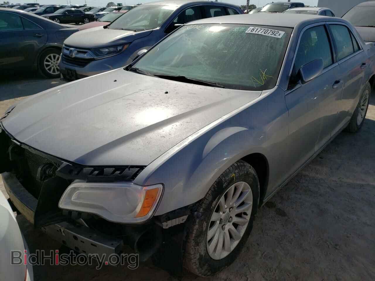 2014 CHRYSLER 300 - VIN: 2C3CCAAG3EH166607 - Фото 2