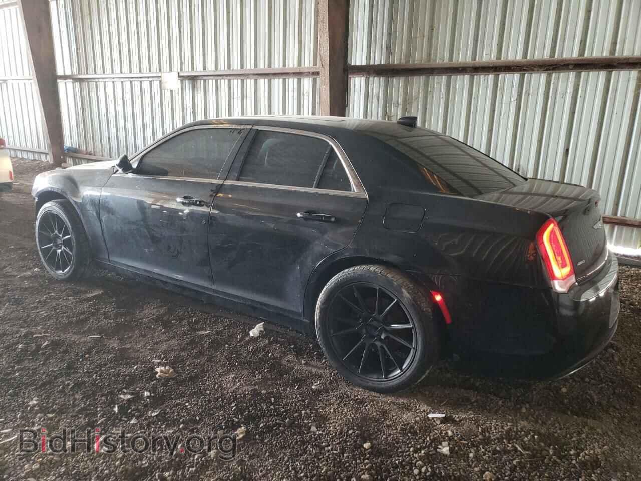 2016 CHRYSLER 300 - VIN: 2C3CCARG8GH304925 - Фото 2