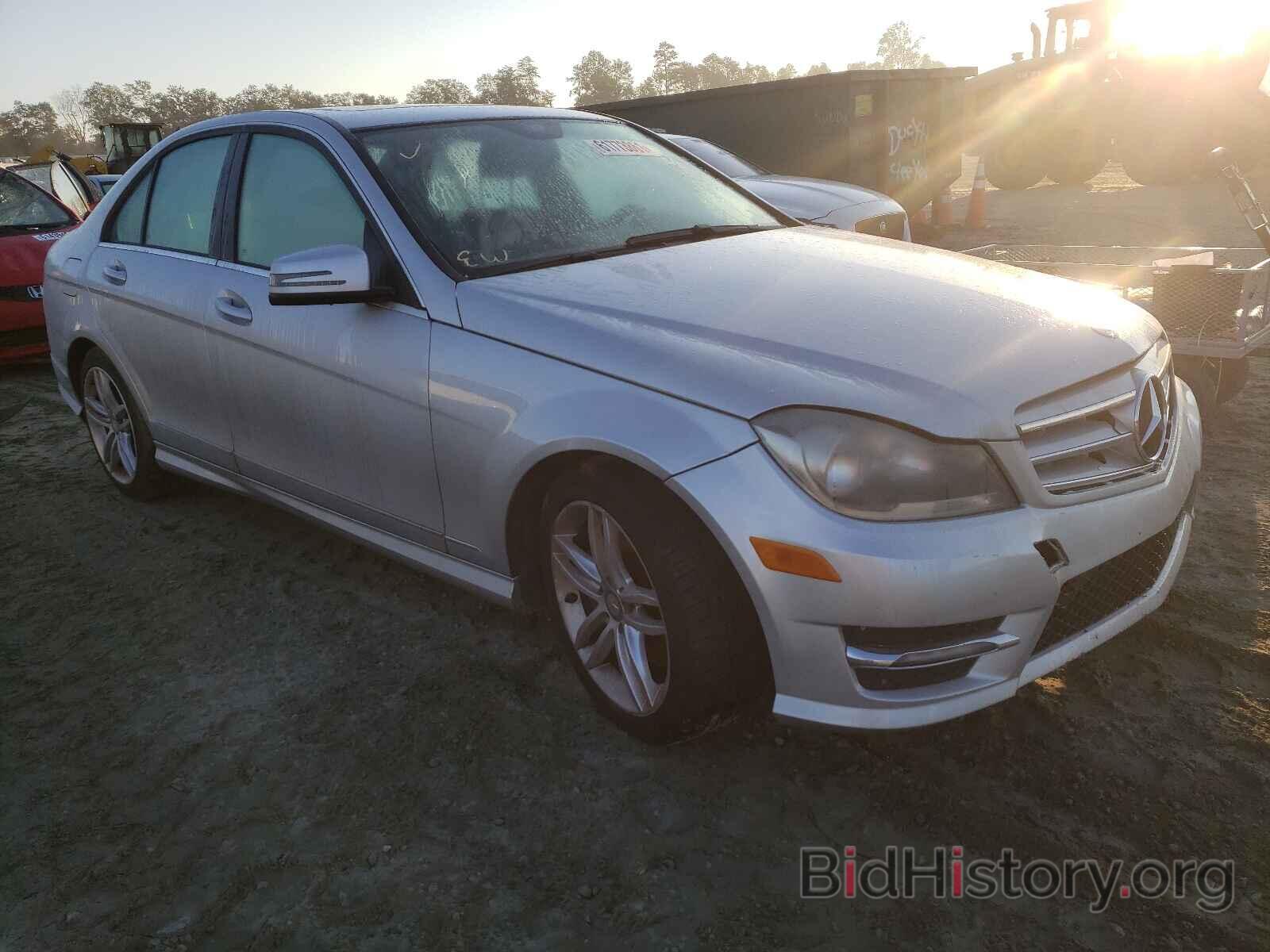 Photo WDDGF8AB5DR298855 - MERCEDES-BENZ C-CLASS 2013