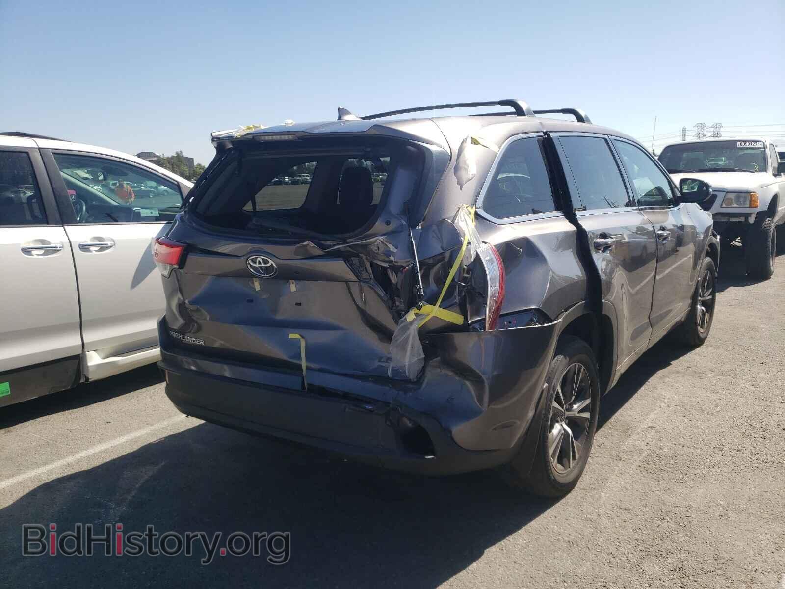 2018 TOYOTA HIGHLANDER - VIN: 5TDBZRFH4JS856352 - Фото 4