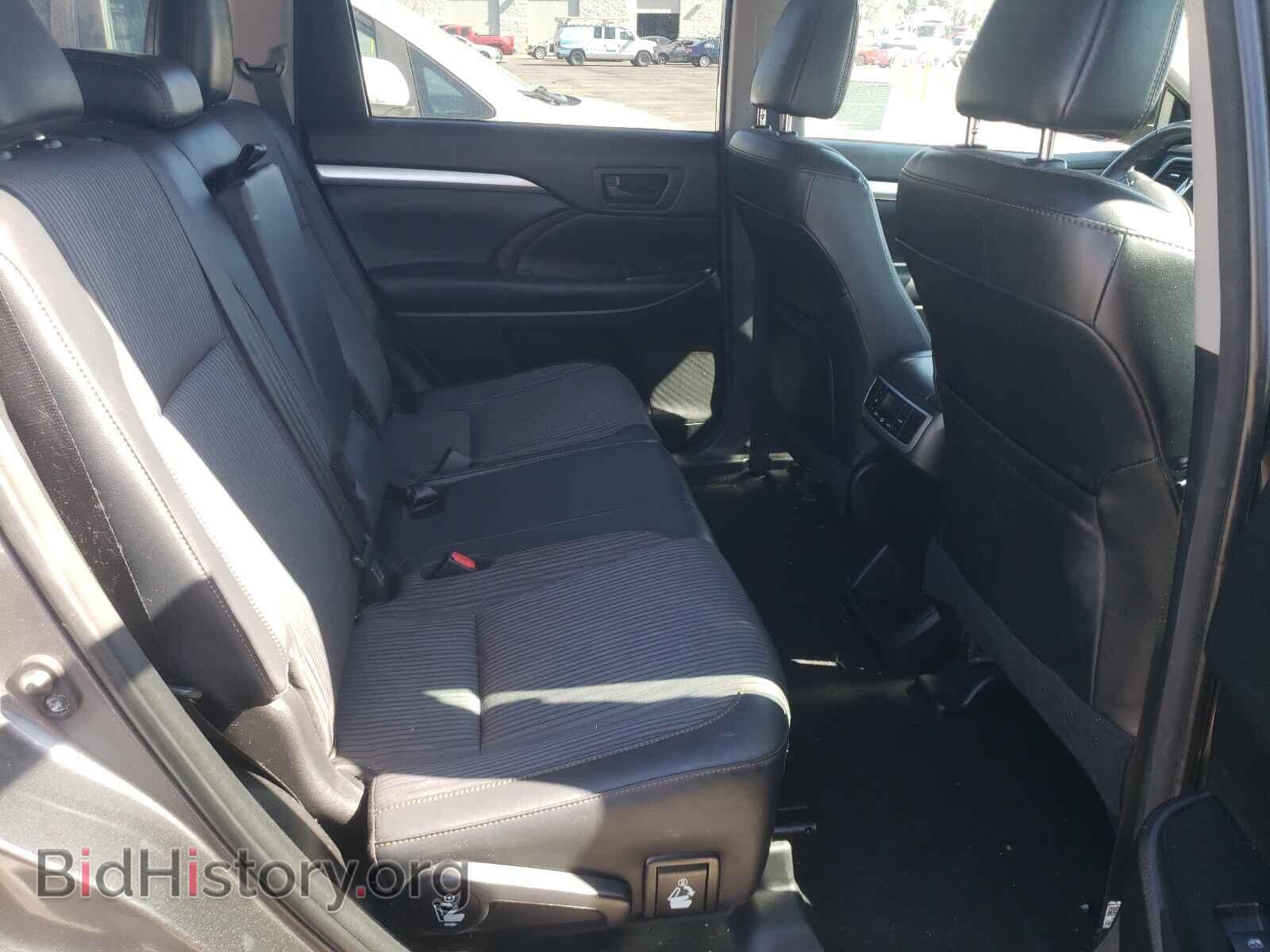 2018 TOYOTA HIGHLANDER - VIN: 5TDBZRFH4JS856352 - Фото 6
