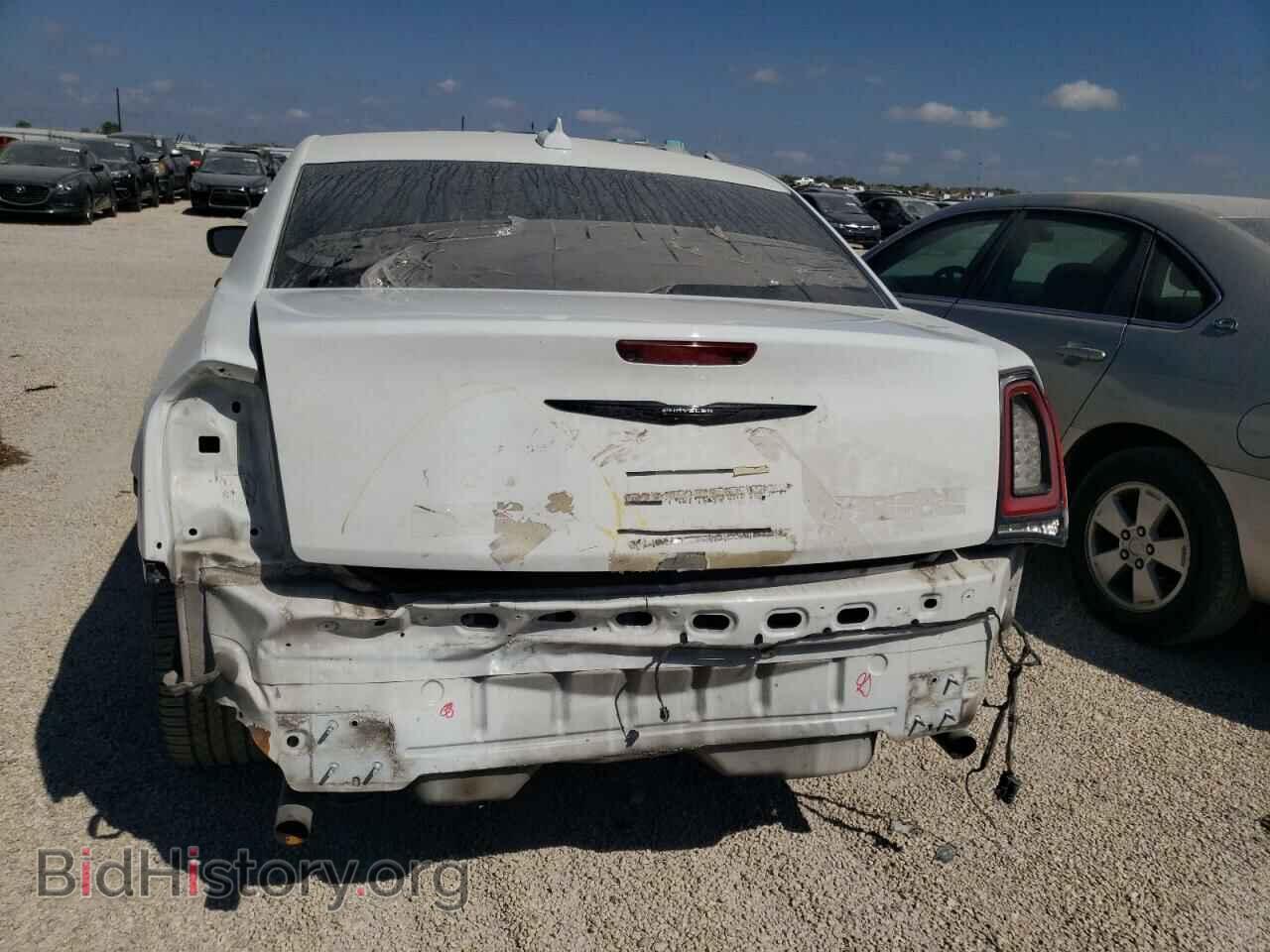 2015 CHRYSLER 300 - VIN: 2C3CCABG2FH763358 - Фото 9