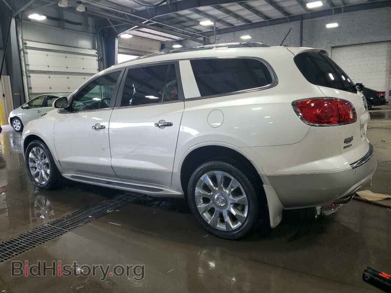 2011 BUICK ENCLAVE - VIN: 5GAKRCED2BJ234232 - Фото 2