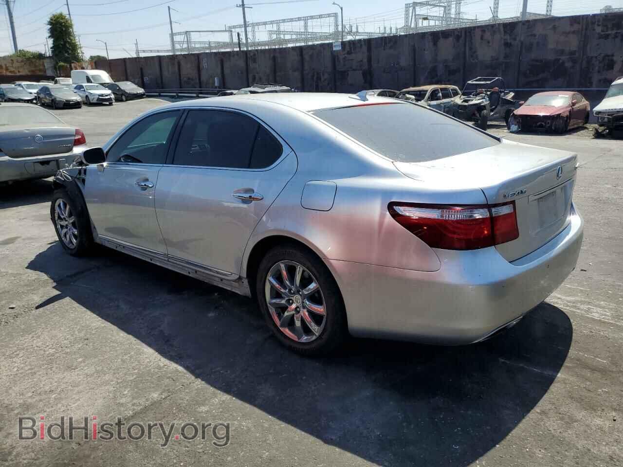 2007 LEXUS LS460 - VIN: JTHGL46F175010377 - Photo 2