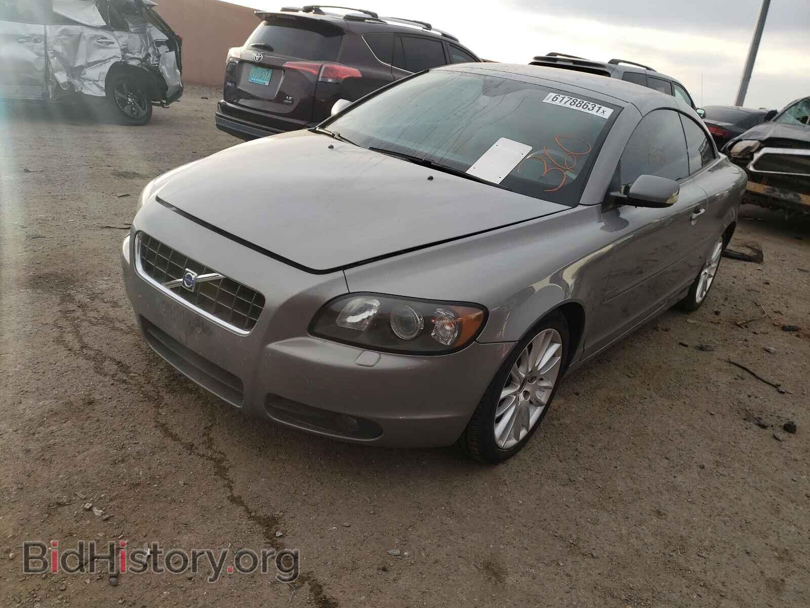 2007 VOLVO C70 - VIN: YV1MC68257J013391 - Фото 2