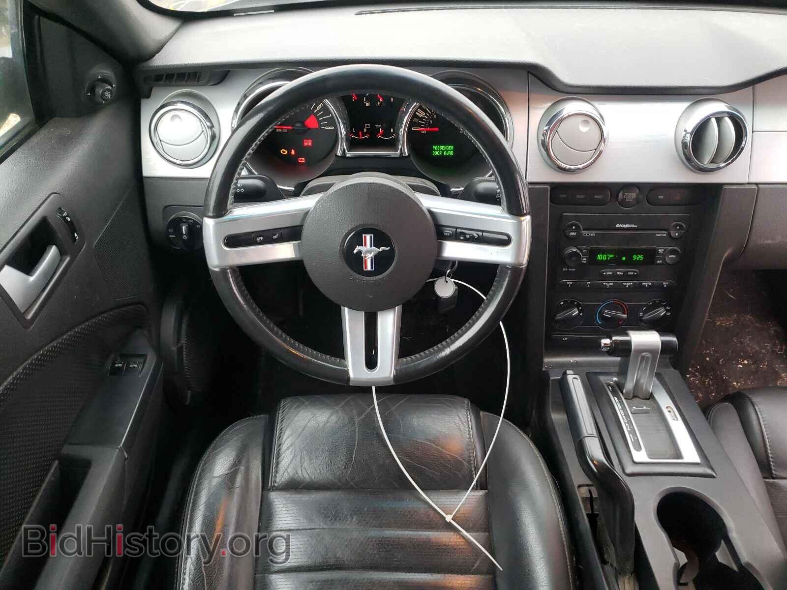 2006 FORD MUSTANG - VIN: 1ZVFT82H165171173 - Фото 9