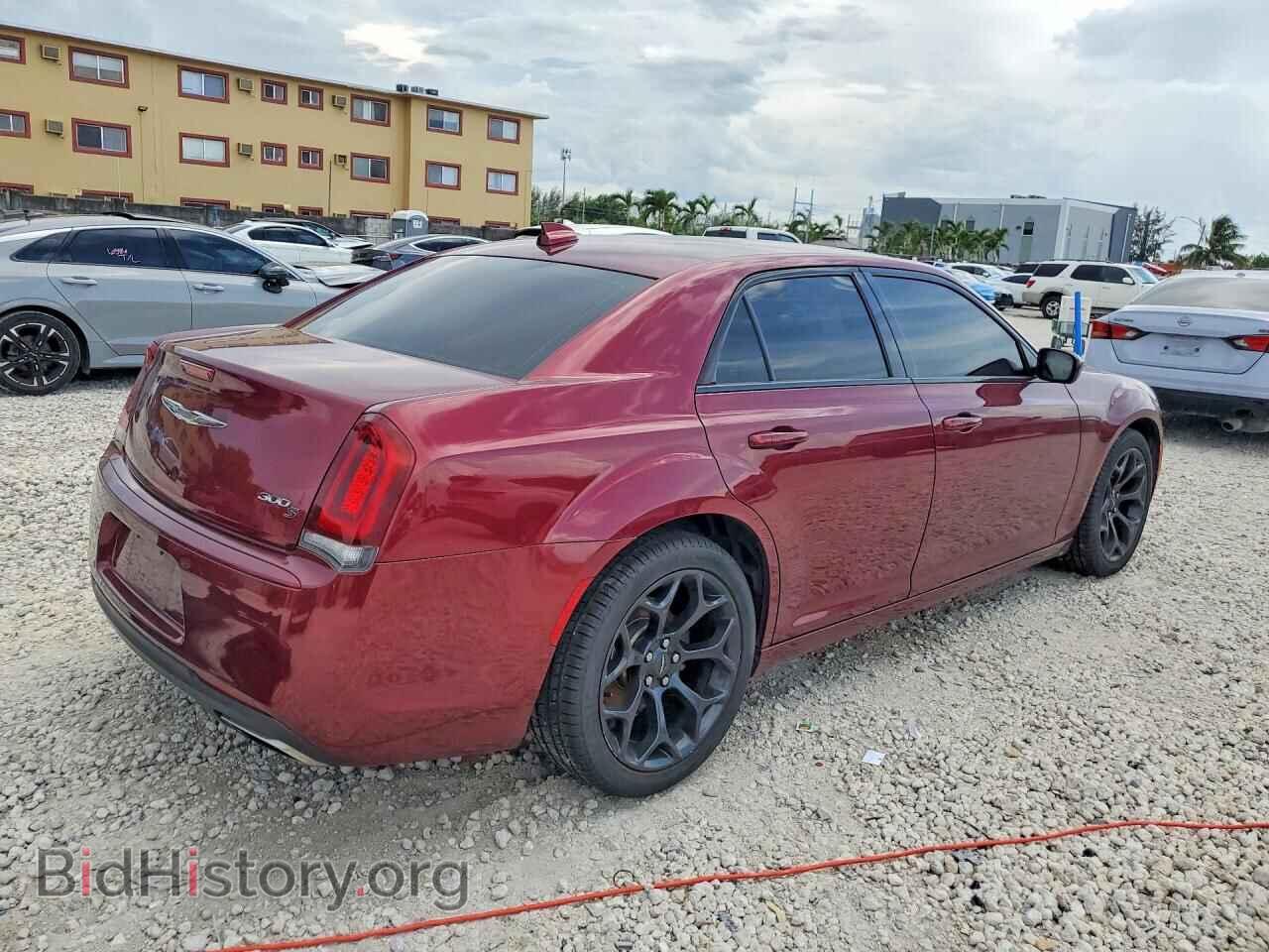 2019 CHRYSLER 300 - VIN: 2C3CCABG9KH655989 - Фото 3