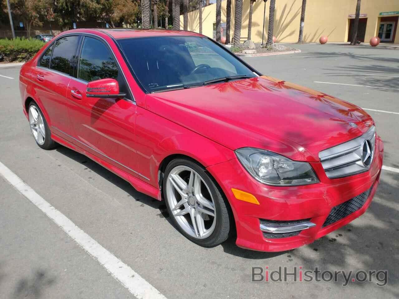 Photo WDDGF8AB8DA787684 - MERCEDES-BENZ C-CLASS 2013